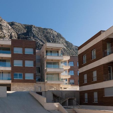 Bonintro Lux Apartment Kotor Exteriör bild