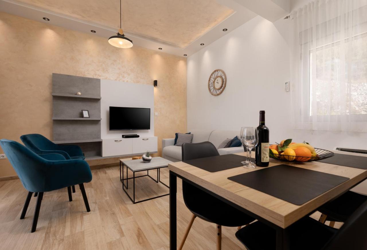 Bonintro Lux Apartment Kotor Exteriör bild