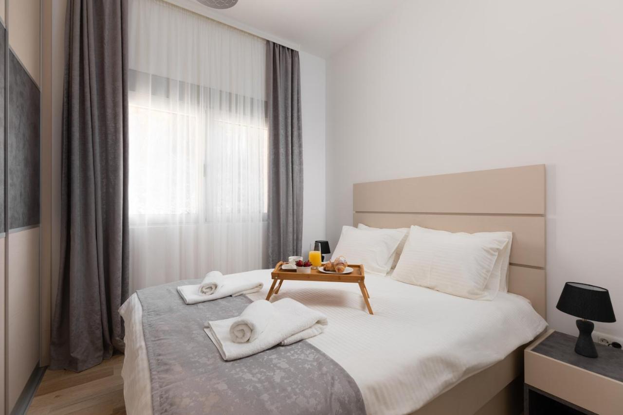 Bonintro Lux Apartment Kotor Exteriör bild