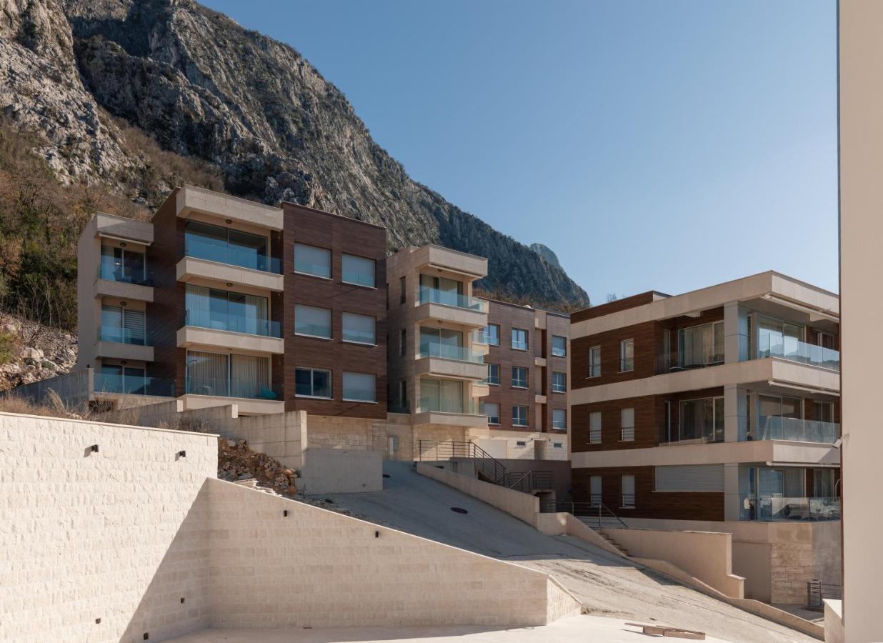 Bonintro Lux Apartment Kotor Exteriör bild
