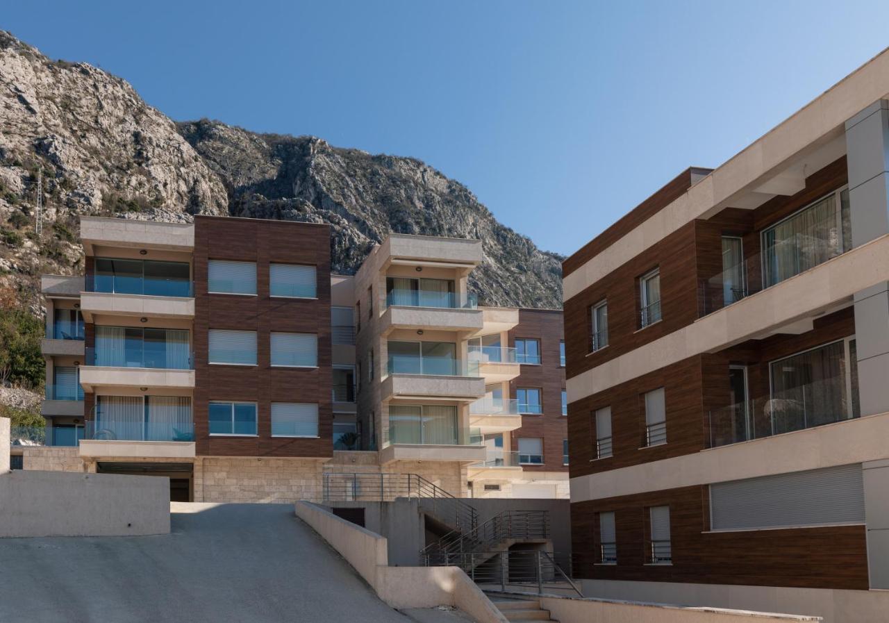 Bonintro Lux Apartment Kotor Exteriör bild