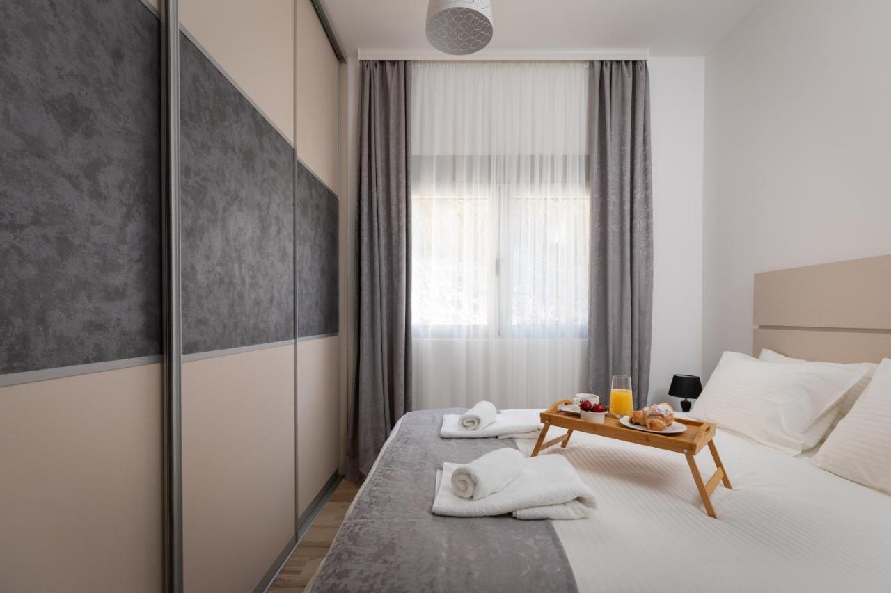 Bonintro Lux Apartment Kotor Exteriör bild